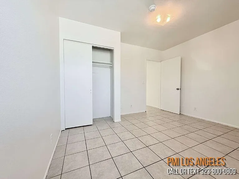943 W 68th St — Photo 11