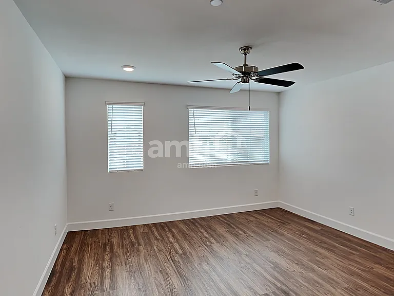 3332 Blodwen St — Photo 10