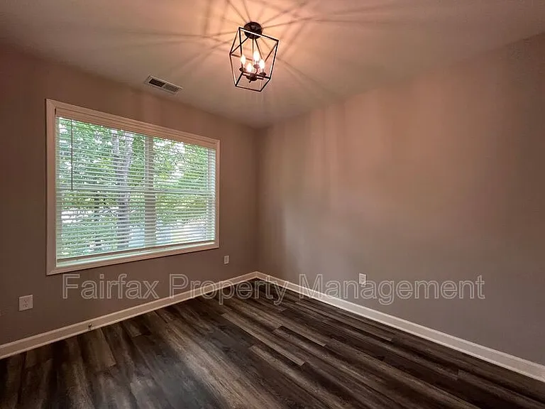 518 Boone St #103 — Photo 14