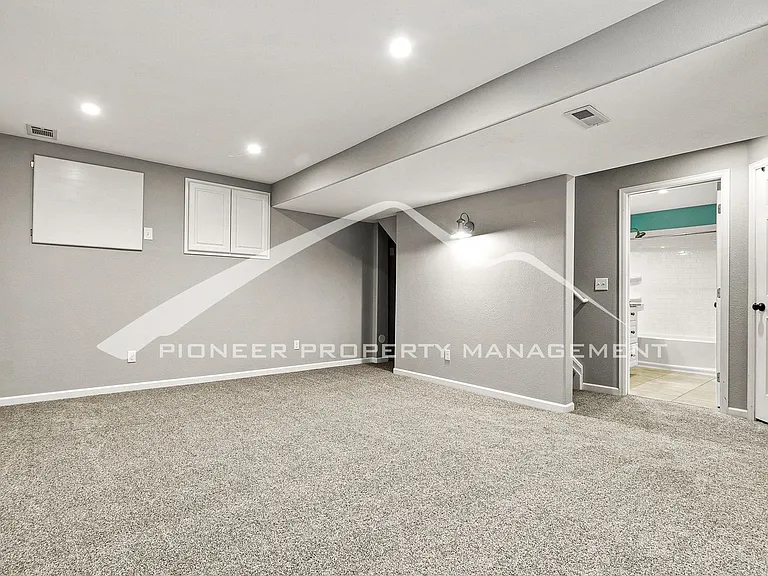 3160 E Yarrow Cir — Photo 16