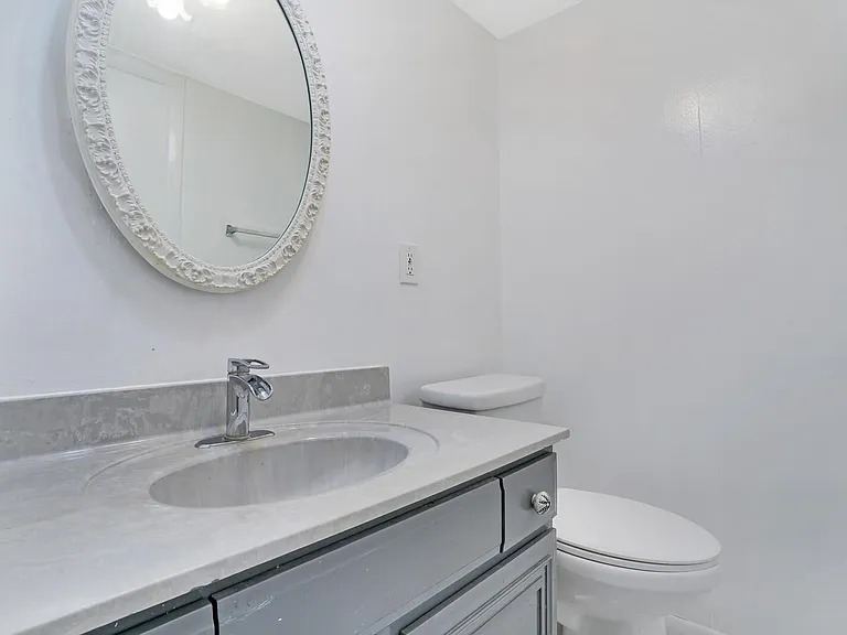 1739 Embassy Dr #202A — Photo 12