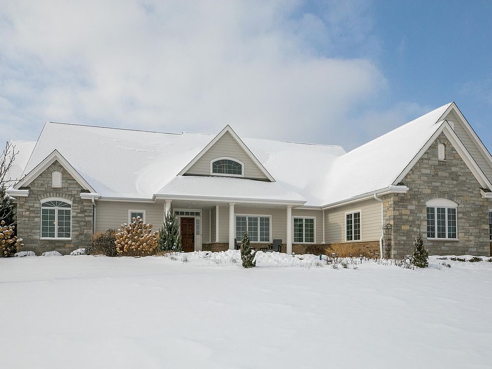 1st image of 10451 Stoneset Cir