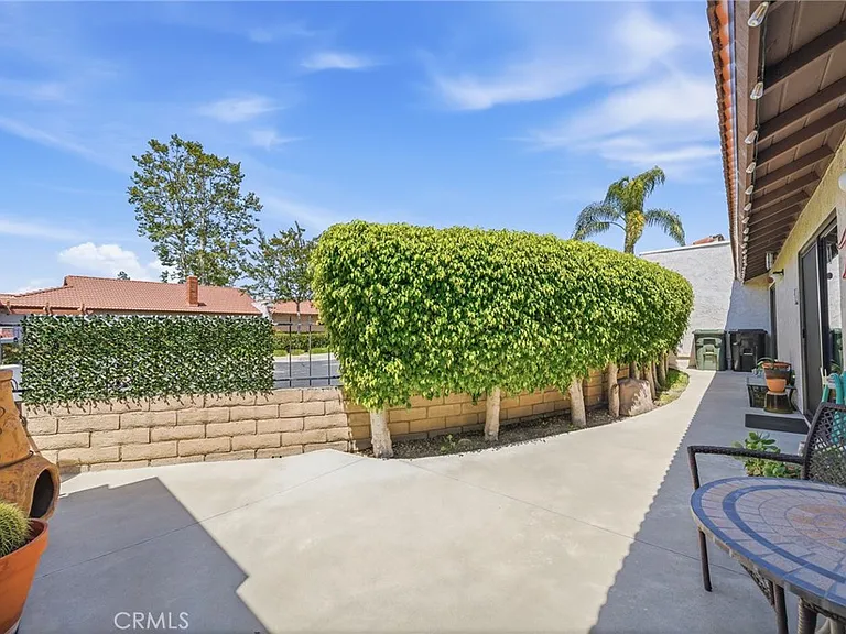 1286 Antigua Cir — Photo 20