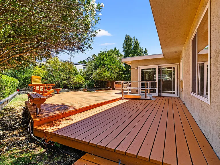 6923 Lassen St — Photo 29