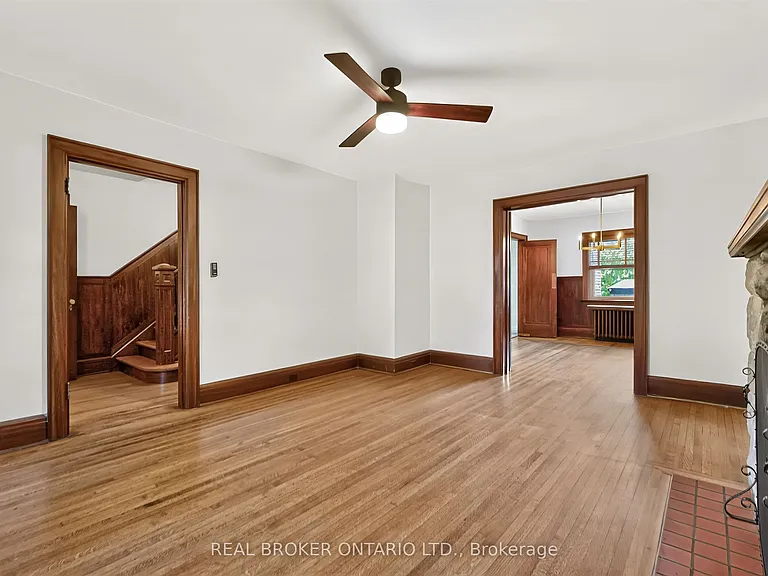 14 Mortimer Ave — Photo 8