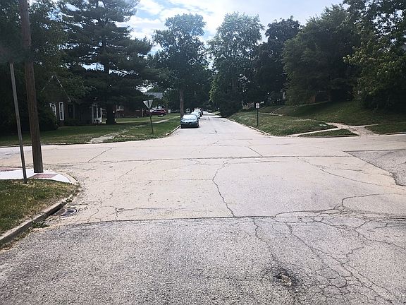 4th image of 129 W Minnesota St