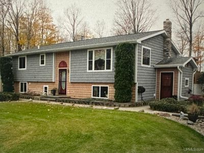 3917 21st Rd, Gladstone, MI, 49837