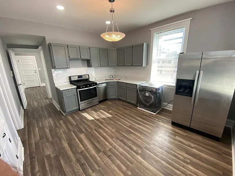 1131 W Wellington Ave #1R — Photo 7