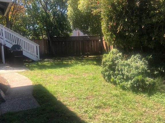 2nd image of 629 Middlefield Dr