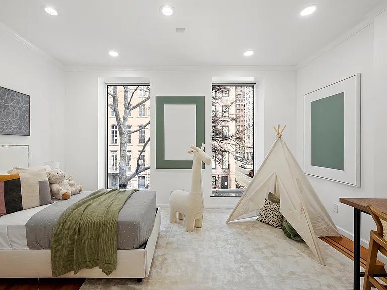 132 E 36th St #1 — Photo 8