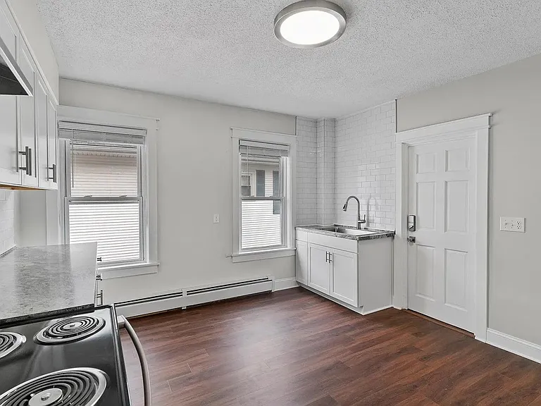 29 Cole St #2NDFLOOR — Photo 3
