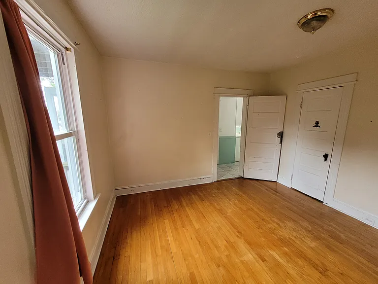 Rear bedroom