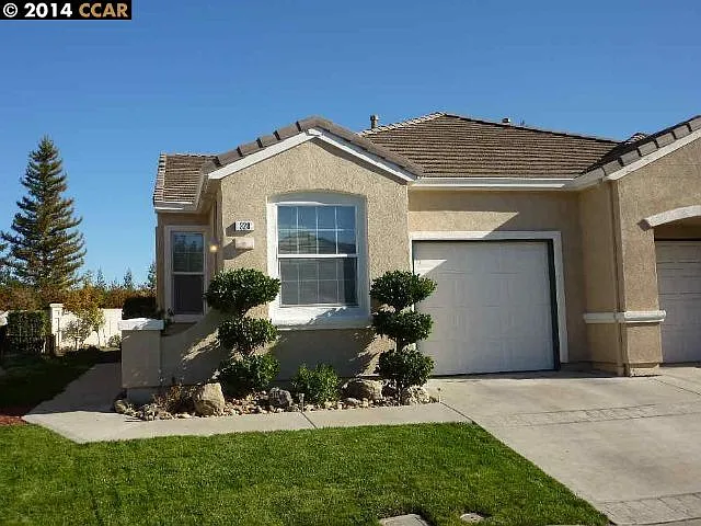 328 Gladstone Dr photo 1