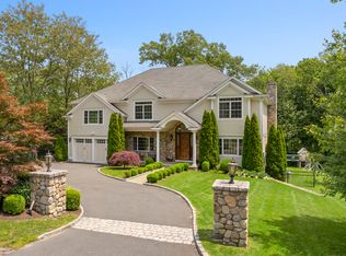 57 Overbrook Dr, Stamford, CT 06906