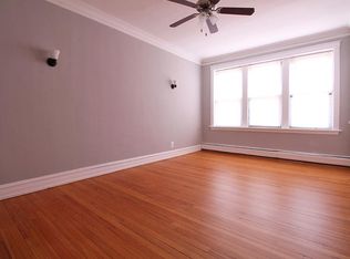 908 N Austin Blvd APT 1B, Oak Park, IL 60302