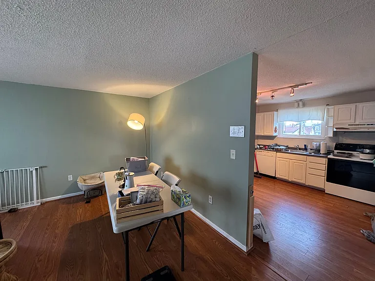110 Pearl St #9 — Photo 10