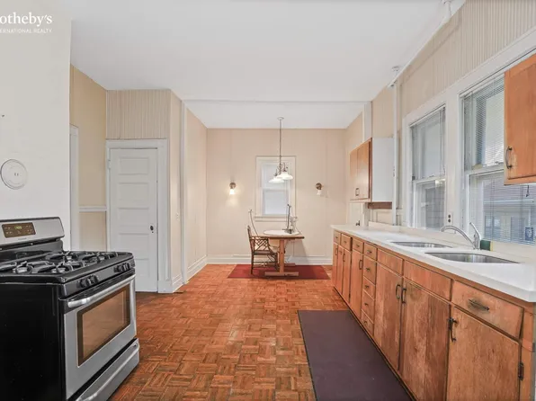 561 East 17th Street image 9 of 20