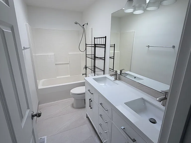 3430 S 283rd Ln — Photo 9