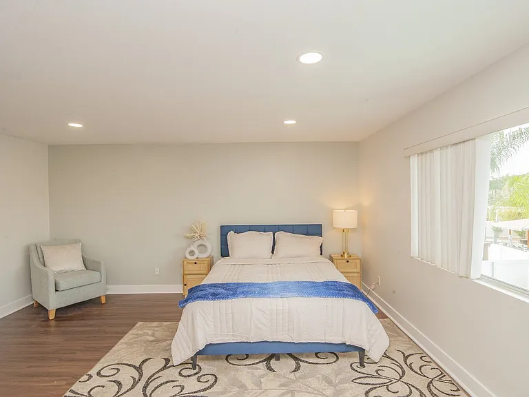 26876 Alta Mira St — Photo 31