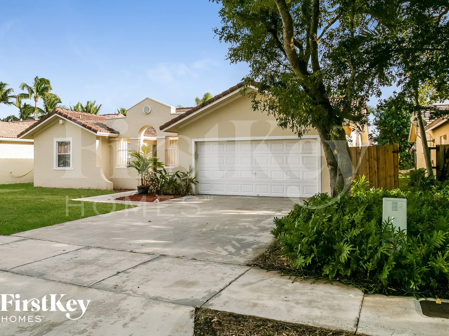 4 bed, 2.0 bath, 2070 sqft, $4,150 — Photo 3
