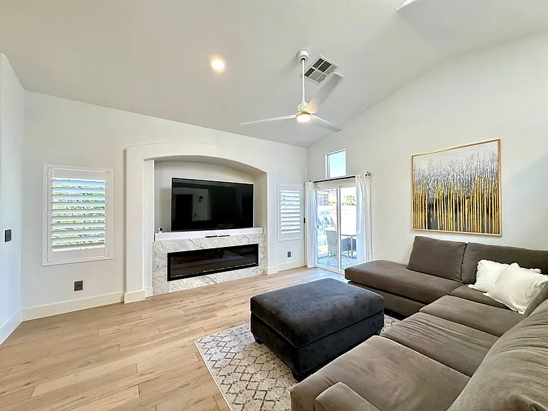 244 Silver Castle St — Photo 8