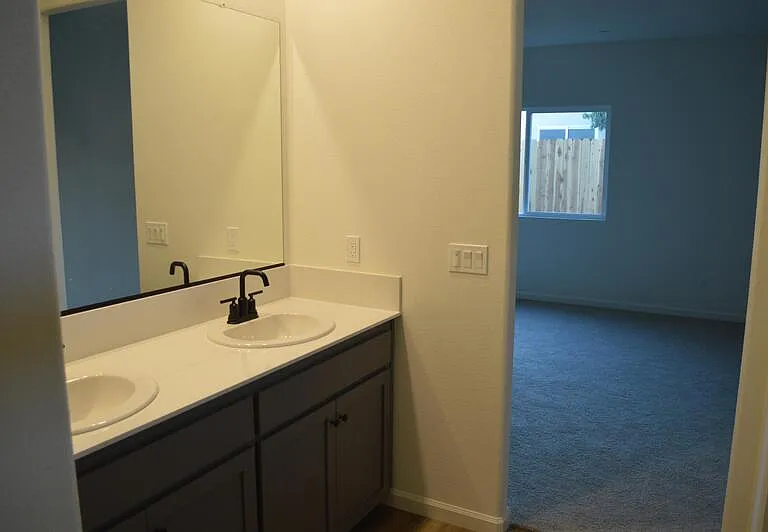 573 Bedfordshire Dr #2 — Photo 23