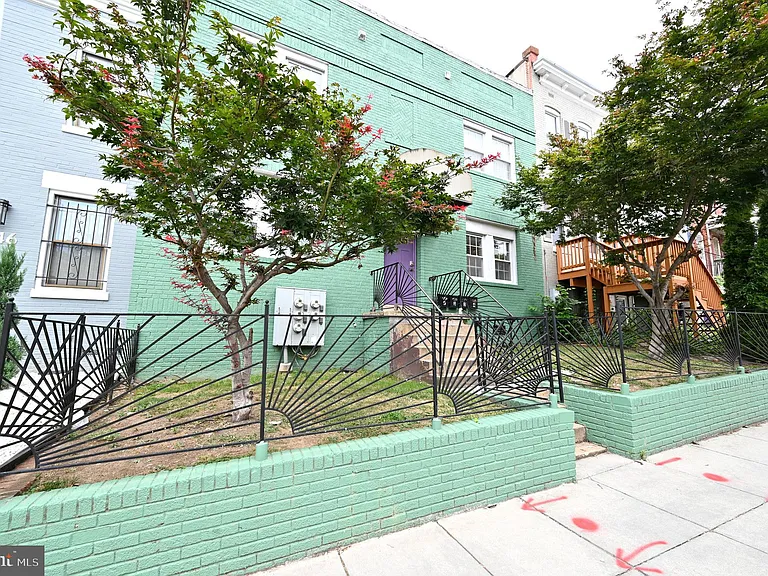 550 Hobart Pl NW #2 — Photo 23