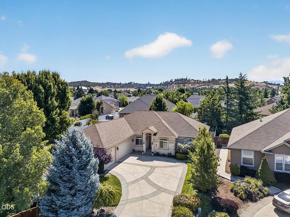 1st image of 9 Aspen Ct