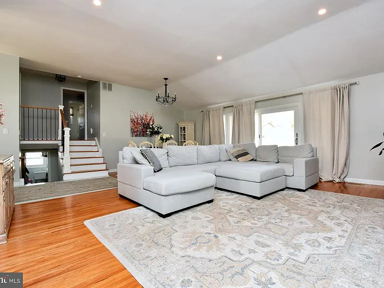 1022 Haral Pl — Photo 6