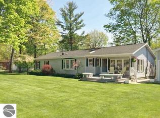 6571 Bixler Rd, Beulah, MI 49617