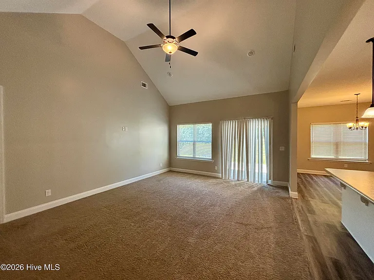 214 McDuffie Cir — Photo 8