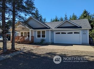 769 Island Cir SE, Ocean Shores, WA