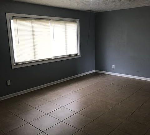 3rd image of 4111 N Kercheval Dr