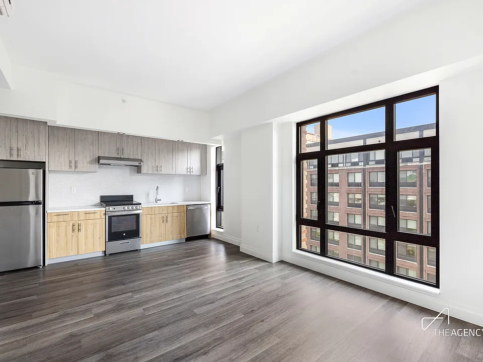 493 Myrtle Ave #602