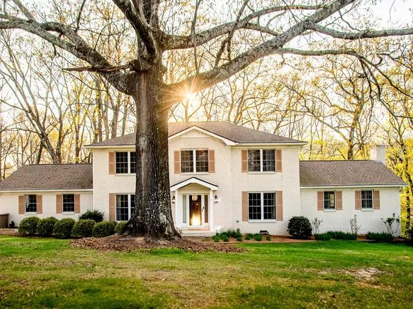 5702 Queen Mary Ln, Chattanooga, TN 37415