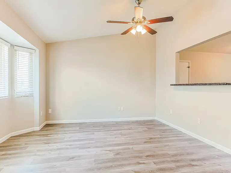 2203 E Dragoon Ave — Photo 5
