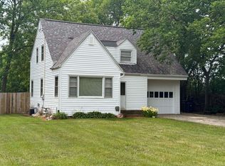 5223 Glen Dr, Roscoe, IL 61073