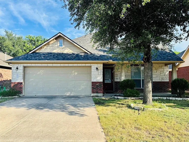 2512 Ericanna Ln — Photo 1