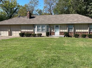 8008 Antioch Rd, Overland Park, KS 66204