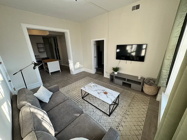 2146 N Halsted St #3R — Photo 3