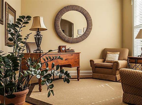 3rd image of 1019 Creekwood Cir