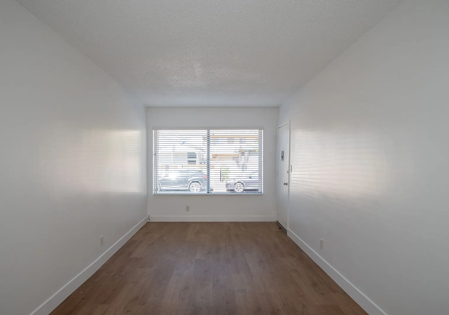 11280 — Photo 2