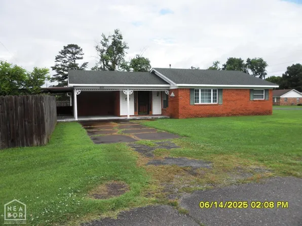 805 Cherokee Dr, Newport, AR 72112