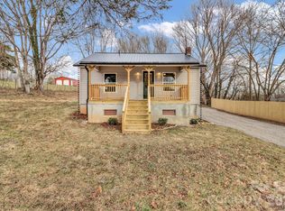 246 Marion St, Marion, NC 28752