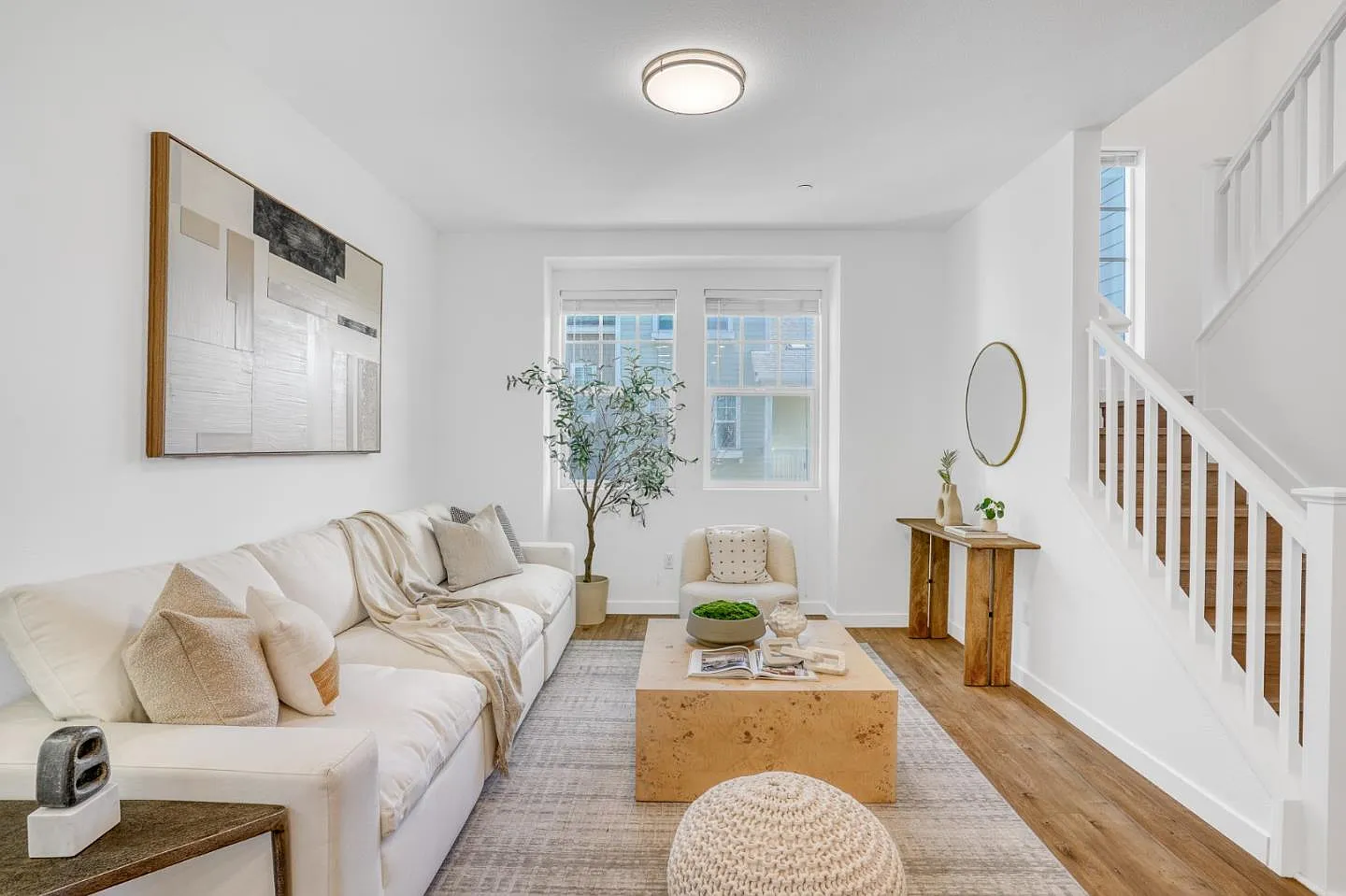 229 Orbit Way photo 1