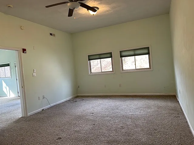 Bedroom 800 sq ft.