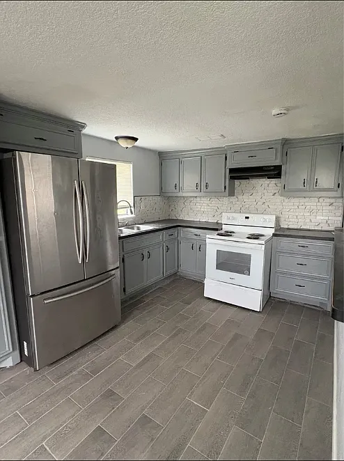 3 bed, 1072 sqft, $1,450 — Photo 3