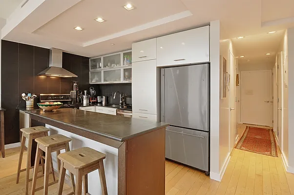 Sold by Corcoran | media 32