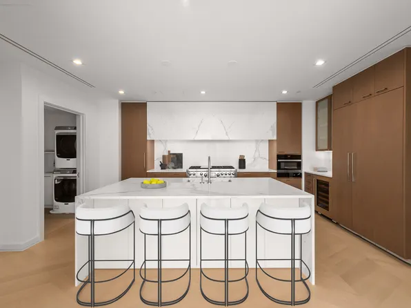 200 Amsterdam Avenue 26B image 2 of 14