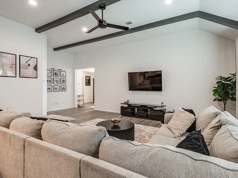 14231 Angelina Dr — Photo 11